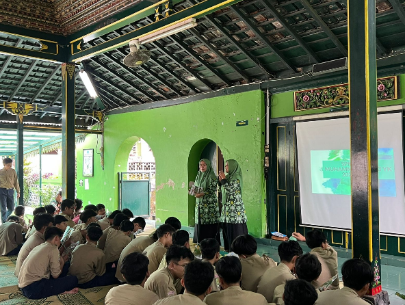 PRESENTASI SPMB DI SMP MUHAMMADIYAH 4 YOGYAKARTA