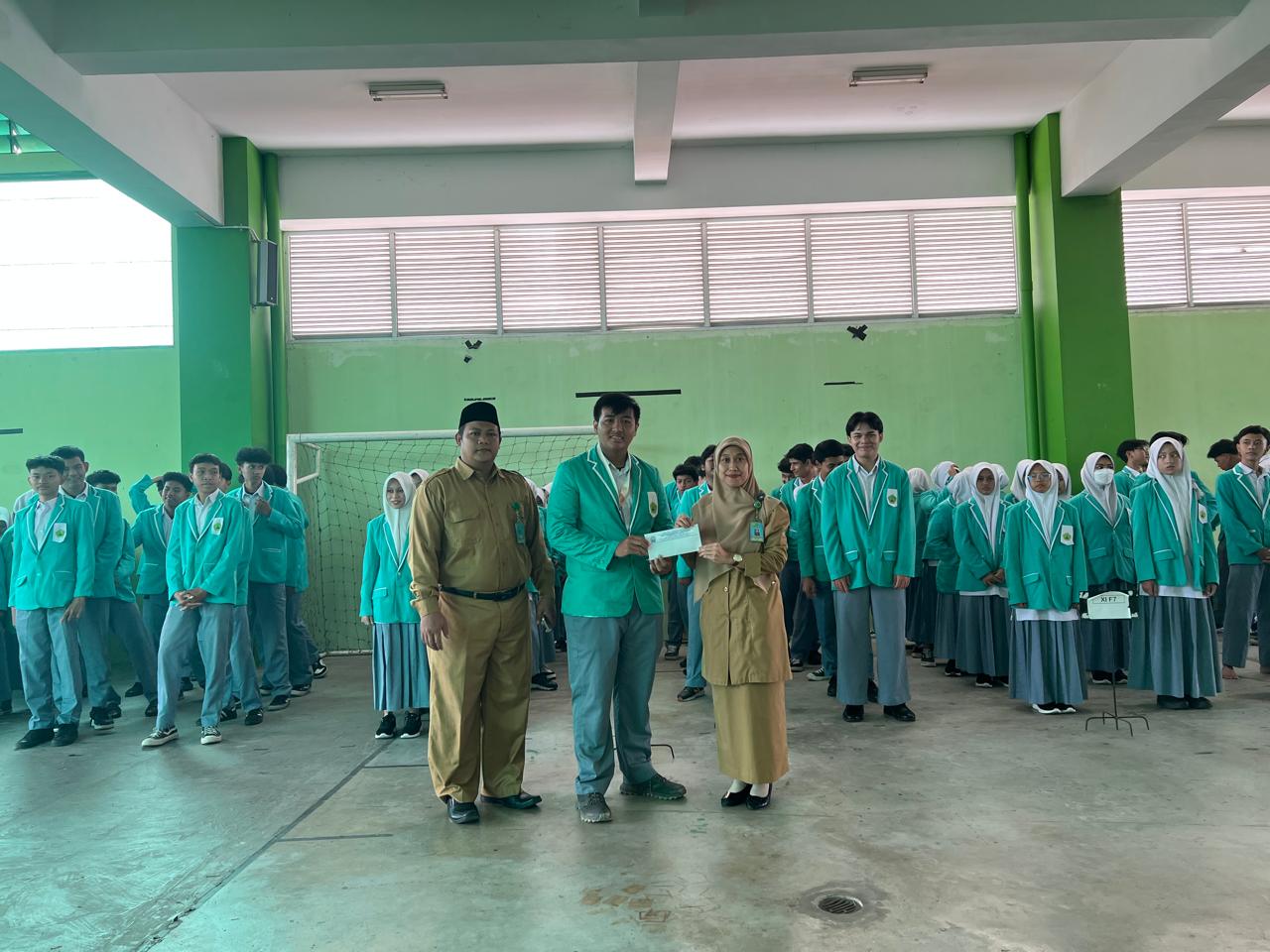 PEMBERIAN REWARD KEJUARAAN MENEMBAK