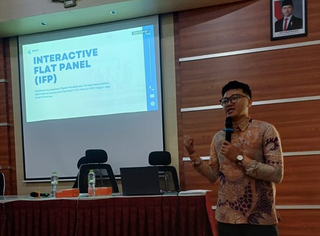 Guru SMA Muhammadiyah 3 Yogyakarta Menjadi Pemateri Pelatihan Kompetensi Digital GTK Kota Yogyakarta