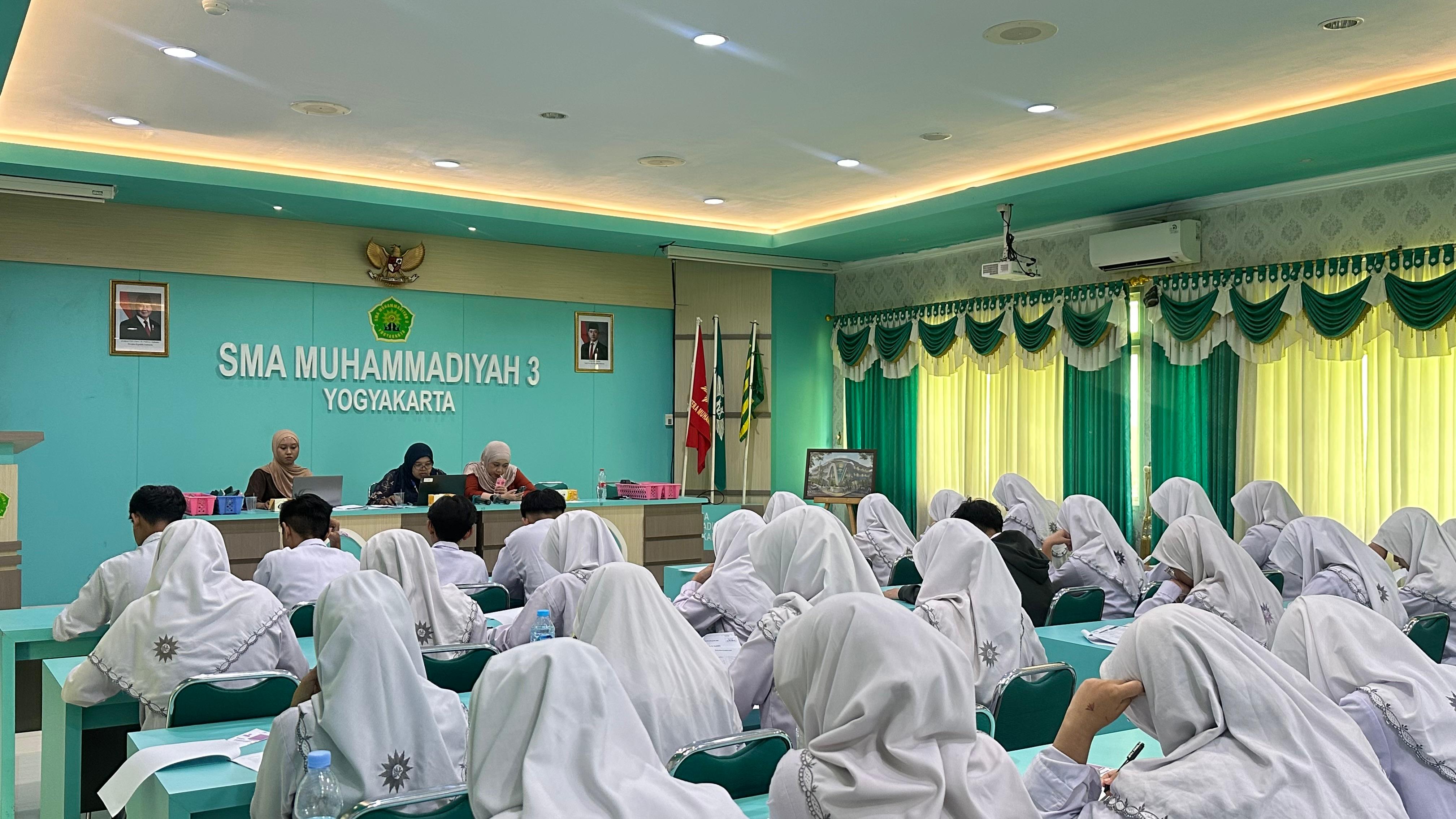 Asah Kemampuan Bahasa Inggris, Siswa SMA Muhammadiyah 3 Yogyakarta Ikuti English Olympiad